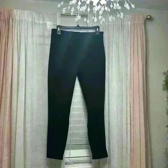 SPANX Pants - NWOT Spanx Large Perfect Pant Black skinny leg Item# 4E & AY